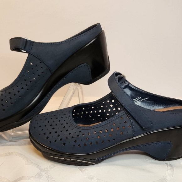 NEW White Mountain 6 Navy Vinto Mary Jane Clogs Adjustable Strap